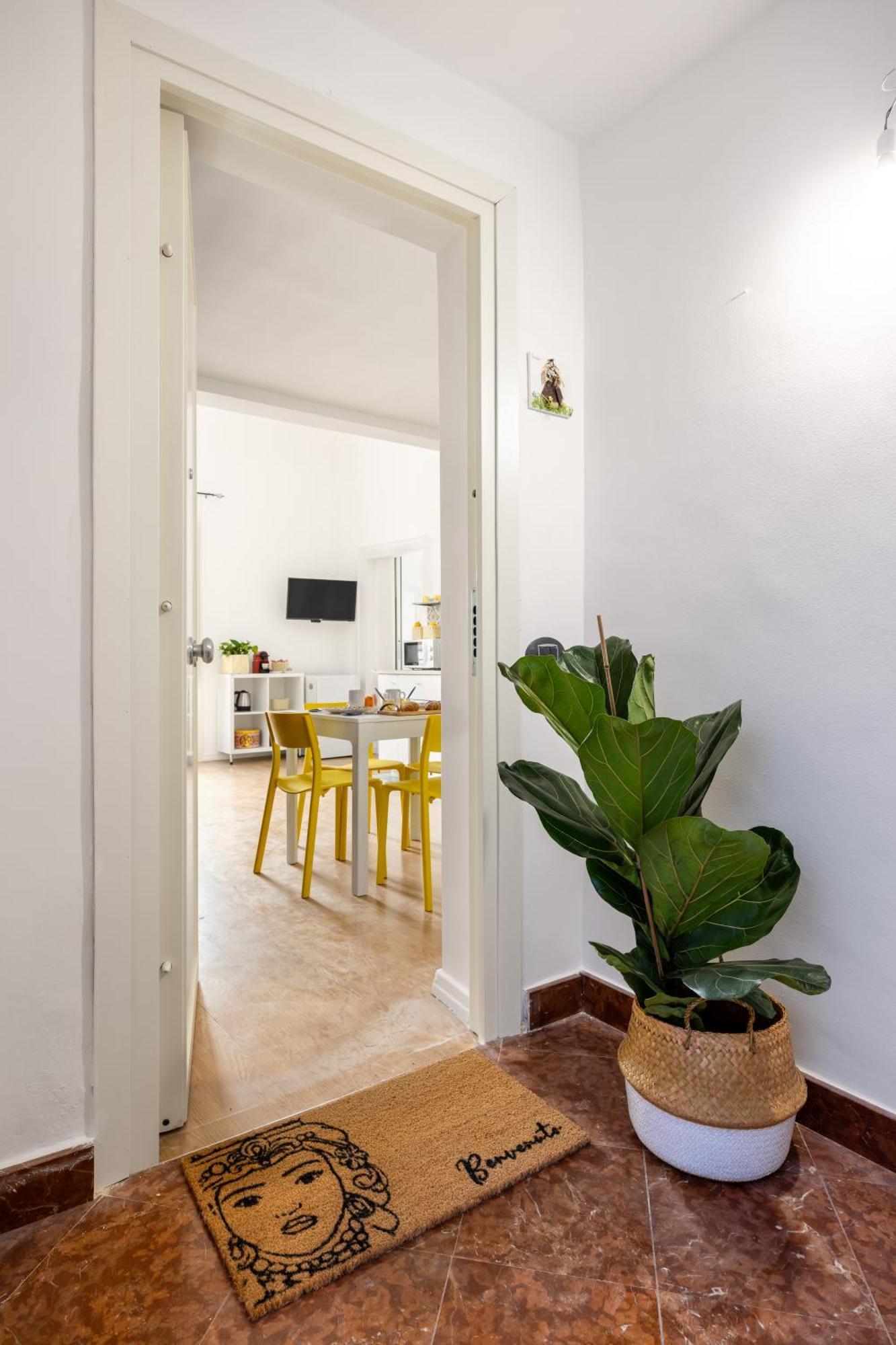 Agata E Rosalia 2 Bedroom Flat At The Quattro Canti Palermo Exteriör bild