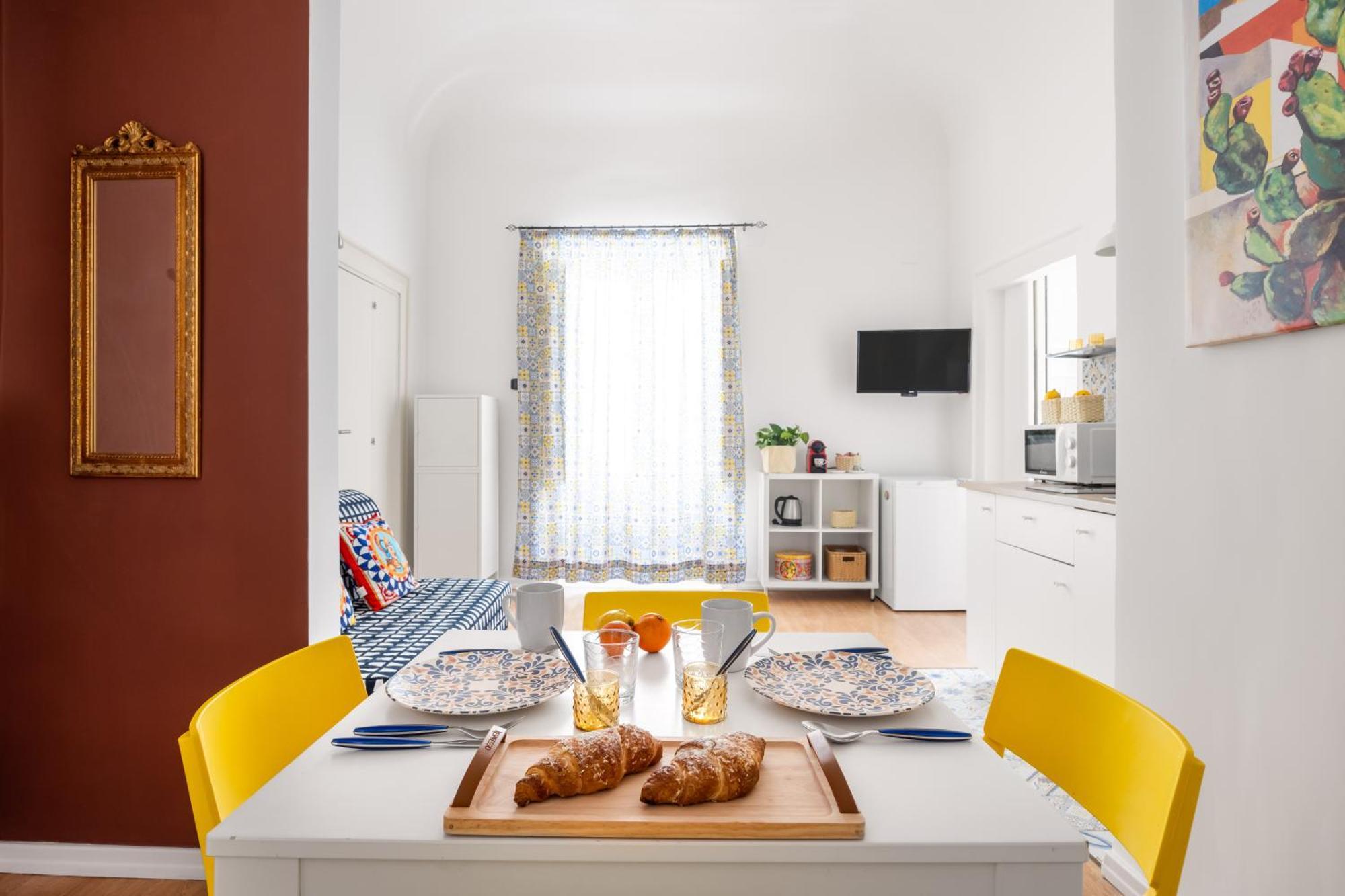 Agata E Rosalia 2 Bedroom Flat At The Quattro Canti Palermo Exteriör bild